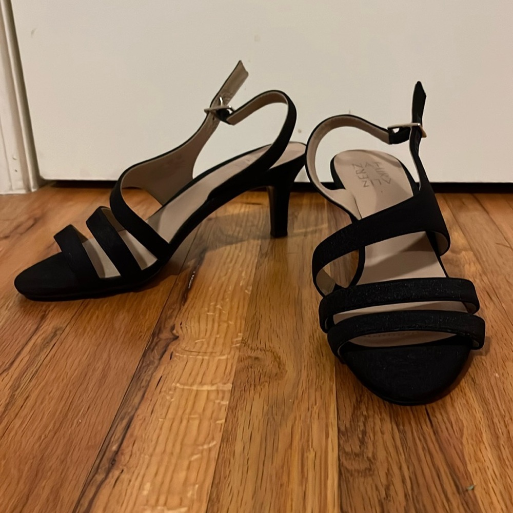 Naturalizer Taimi women's dress sandal in black textile material size 8.5 WIDE